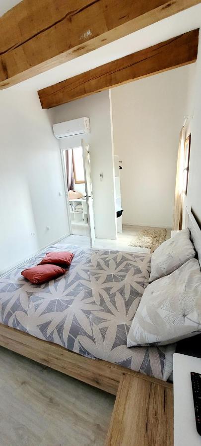 Charmant Duplex Au Coeur Du Village Cotignac Exterior foto