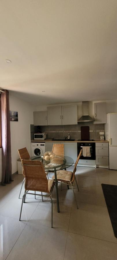Charmant Duplex Au Coeur Du Village Cotignac Exterior foto